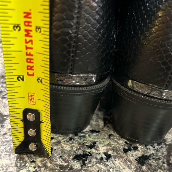 Simply Vera Vera Wang Skylark Women's Ankle Boots size 7.5 - Picture 10 of 11